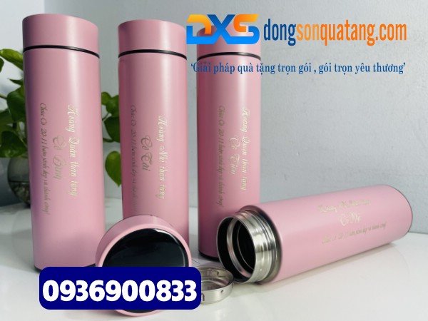 Bình giữ nhiệt màu hồng in khắc tên nội dung làm quà tặng giáo viên