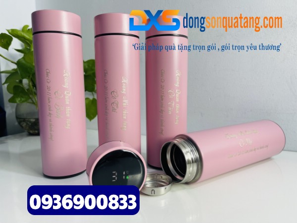 Bình giữ nhiệt màu hồng in khắc tên nội dung làm quà tặng giáo viên