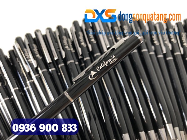 Bút Bi Vỏ Kim Loại In Khắc Logo California Hotel Làm Quà Tặng Sự Kiện 