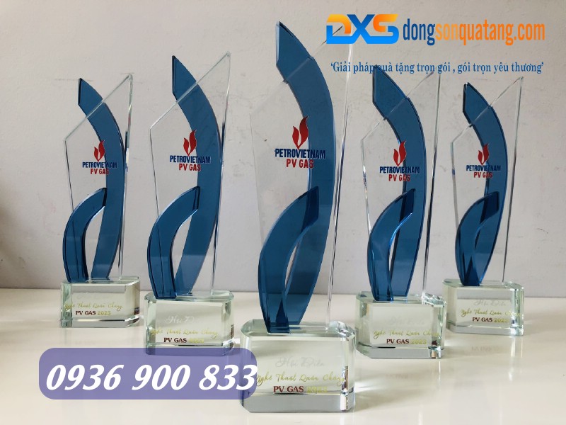 Cúp vinh danh pha lê 