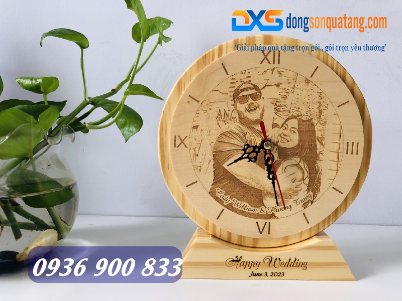 Đồng hồ để bàn gỗ thông 