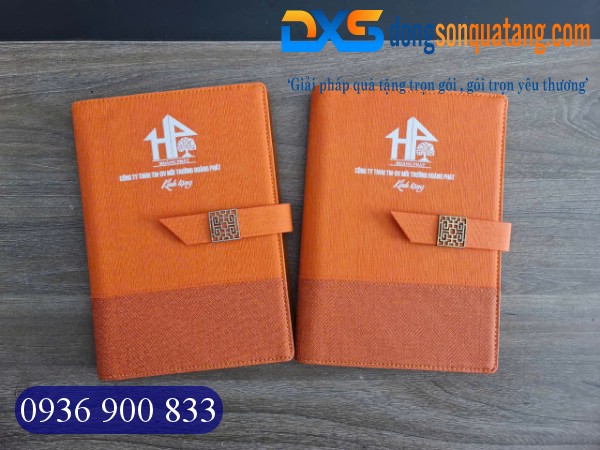SDX 015 - Sổ Tay Da Bìa Còng Pu In Logo Doanh Nghiệp Màu Cam A5 Khóa Cài Nam Châm Gập 2