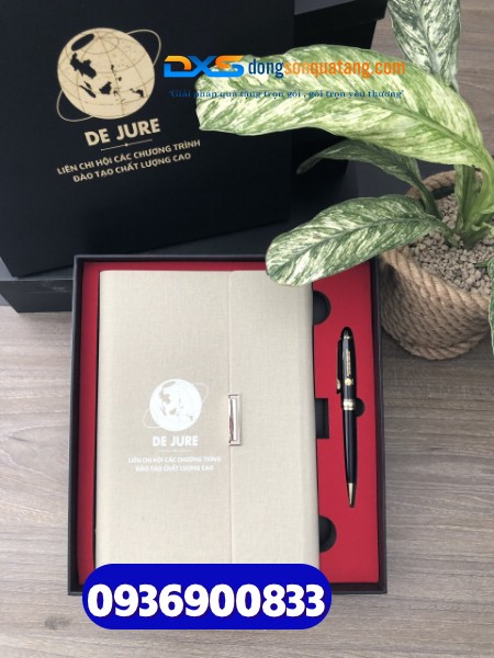 Set quà tặng doanh nghiệp ( Sổ tay bìa còng + bút kim loại )-SQX 006 Set quà tặng doanh nghiệp ( Sổ tay bìa còng + bút kim loại )-SQX 006