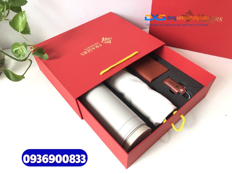 Set quà tặng doanh nhân (Bình giữ nhiệt+Ví đựng namecard+USB+Túi canvas)_In ấn logo FRASERS PROPERTY Set quà tặng doanh nhân (Bình giữ nhiệt+Ví đựng namecard+USB+Túi canvas)_In ấn logo FRASERS PROPERTY