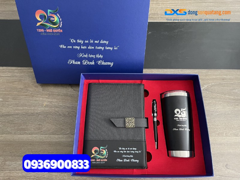 Bo qua tang Giftset So tay But kim loai Ly giu nhiet In khac noi dung tri an thay co Truong THPT NGO QUYEN (5)