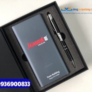 Set quà hội nghị Đoàn ( Pin sạc dự phòng + Bút kim loại)-SQX 011 | In ấn nội dung & Logo Đoàn làm quà tặng