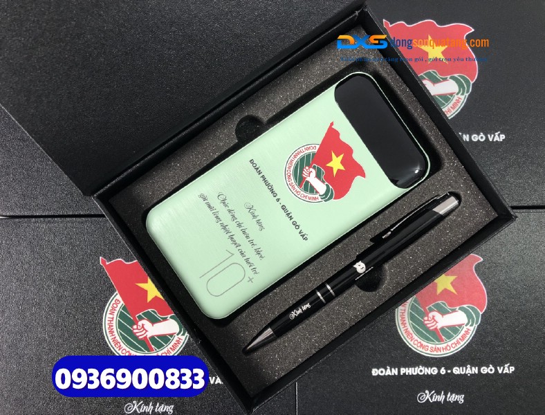 Set quà hội nghị Đoàn ( Pin sạc dự phòng + Bút kim loại)-SQX 011 | In ấn nội dung & Logo Đoàn làm quà tặng Set quà hội nghị Đoàn ( Pin sạc dự phòng + Bút kim loại)-SQX 011 | In ấn nội dung & Logo Đoàn làm quà tặng