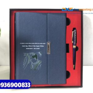 Set quà tặng doanh nghiệp ( Sổ tay bìa còng + bút kim loại )-SQX 006