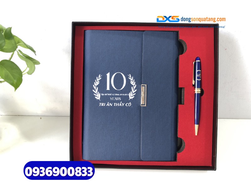 Set quà tặng doanh nghiệp ( Sổ tay bìa còng + bút kim loại )-SQX 006 Set quà tặng doanh nghiệp ( Sổ tay bìa còng + bút kim loại )-SQX 006
