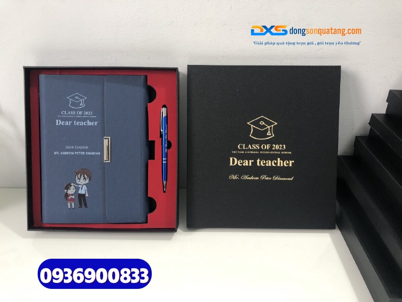 Set quà tặng doanh nghiệp ( Sổ tay bìa còng + bút kim loại )-SQX 006 Set quà tặng doanh nghiệp ( Sổ tay bìa còng + bút kim loại )-SQX 006