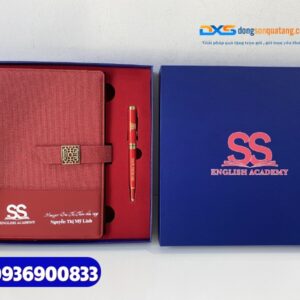 Set quà tặng ( Sổ tay gập 2 + Bút kim loại )-SQX 007 - In logo làm quà tặng dành cho Nhân Viên