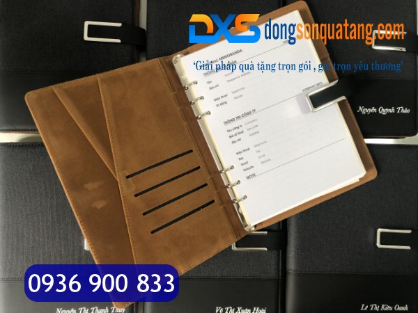 SDX 008 - Sổ Da In Tên Màu Đen A5 Bìa Còng Khóa Cài Nam Châm Làm Quà Tặng SDX 008 - Sổ Da In Tên Màu Đen A5 Bìa Còng Khóa Cài Nam Châm Làm Quà Tặng