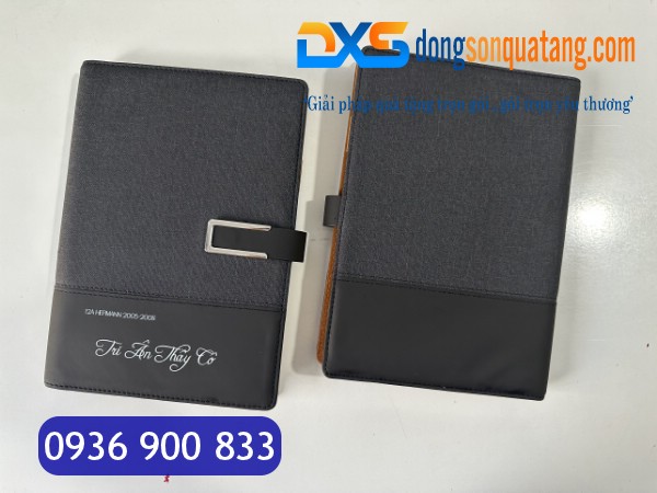 SDX 008 - Sổ Da In Tên Màu Đen A5 Bìa Còng Khóa Cài Nam Châm Làm Quà Tặng SDX 008 - Sổ Da In Tên Màu Đen A5 Bìa Còng Khóa Cài Nam Châm Làm Quà Tặng