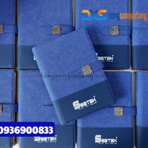 Sổ tay bìa còng da gập 2 kèm nam châm , màu xanh - In logo Công Ty Seatax