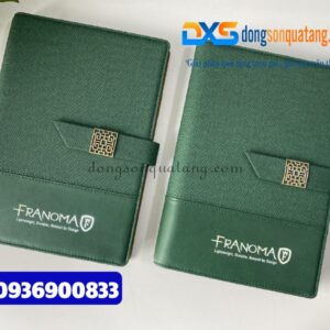 Sổ da thật cao cấp gập 2 kèm nam châm , màu xanh lá - In logo Công Ty FRANOMA