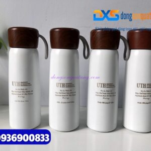 Bình giữ nhiệt Nắp gỗ - In khắc logo và nội dung Trường UTH