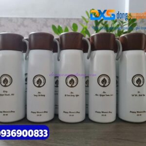 Bình giữ nhiệt nắp gỗ In khắc Logo và nội dung làm quà tặng chúc mừng ngày phụ nữ