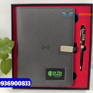 Set quà tặng công nghệ ( Sổ tay thông minh + Bút kim loại ) -SQX 019 | Khắc nội dung Cafe học thuật ĐI TÌM SOPHIA