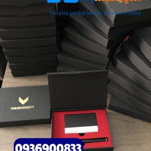 Bộ quà tặng - giftset Name card, Bút ký kim loại - In logo VIN UNIVERSITY