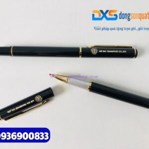 Bút ký kim loại nắp mở - Màu đen,khoen vàng - Khắc logo AIR SEA TRANSPORT