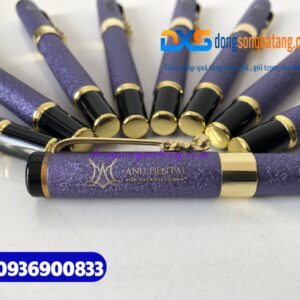 Bút ký kim loại cao cấp màu tím , đầu rồng, nhám sần -BKX 009 - Khắc logo ANH DENTAL 