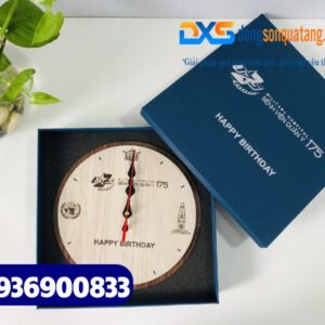 Đồng hồ gỗ để bàn khắc logo BV QUÂN Y 175