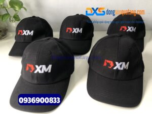 Nón lưỡi trai màu đen thêu logo Công Ty XM - Dongsongifts