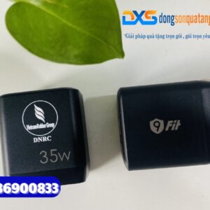 Adapter du lịch khắc logo Tập Đoàn Công Nghiệp Cao Su Việt Nam (VRG)