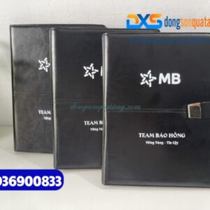 Sổ tay gập 2 , khóa cài nam châm , màu đen bóng - In logo Khách hàng MB BANK