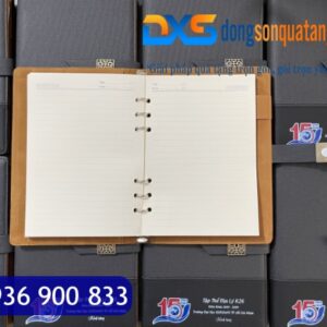 SDX 001 - Sổ Tay Bìa Còng In Logo A5 Màu Đen Khóa Cài Nam Châm Tổ Ong Gập 2