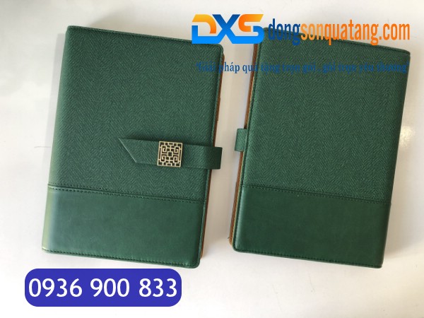 SDX 006 - Sổ Còng Bìa Da In Logo A5 Màu Xanh Lá Có Khóa Cài Nam Châm Gập 2 SDX 006 - Sổ Còng Bìa Da In Logo A5 Màu Xanh Lá Có Khóa Cài Nam Châm Gập 2