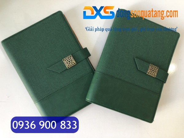 SDX 006 - Sổ Còng Bìa Da In Logo A5 Màu Xanh Lá Có Khóa Cài Nam Châm Gập 2 SDX 006 - Sổ Còng Bìa Da In Logo A5 Màu Xanh Lá Có Khóa Cài Nam Châm Gập 2