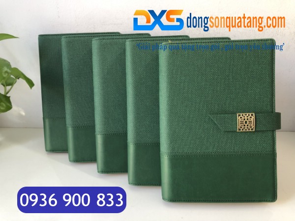 SDX 006 - Sổ Còng Bìa Da In Logo A5 Màu Xanh Lá Có Khóa Cài Nam Châm Gập 2 SDX 006 - Sổ Còng Bìa Da In Logo A5 Màu Xanh Lá Có Khóa Cài Nam Châm Gập 2