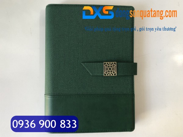 SDX 006 - Sổ Còng Bìa Da In Logo A5 Màu Xanh Lá Có Khóa Cài Nam Châm Gập 2 SDX 006 - Sổ Còng Bìa Da In Logo A5 Màu Xanh Lá Có Khóa Cài Nam Châm Gập 2