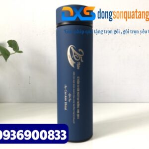 Bình đựng nước in khắc nội dung kỷ niệm 25 năm ngày ra trường