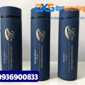 Bình đựng nước in khắc nội dung kỷ niệm 25 năm ngày ra trường