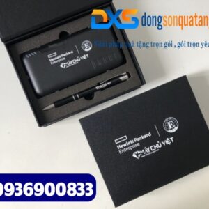 Set quà tặng Công Nghệ ( Pin sạc dự phòng Hoco + Bút bi kim loại )