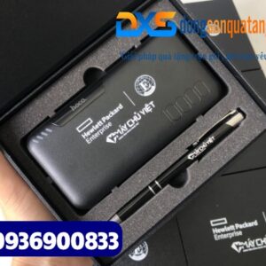 SCN001 -Set quà tặng Công Nghệ ( Pin sạc dự phòng Hoco + Bút bi kim loại ) In khắc nội dung theo yêu cầu doanh nghiệp