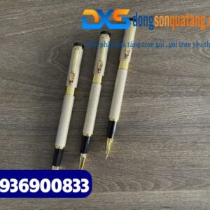 Bút ký in khắc tên Lãnh Đạo