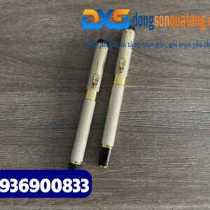 Bút ký in khắc logo làm quà tặng đối tác