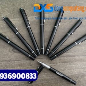 Bút ký kim loại – BKX 026 – Màu đen , khoen cài bạc – Khắc tên nhân viên làm quà tặng