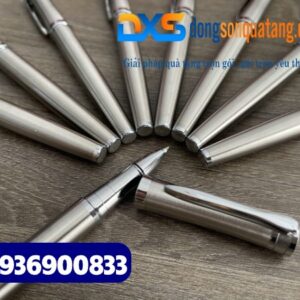Bút ký cao cấp – BKX 028 – Màu bạc,nắp đẩy – in khắc logo làm quà tặng đối tác