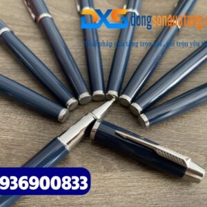 Bút ký cao cấp – BKX 021 – Màu xanh – Nắp đẩy- Khoen bạc – Khắc logo TP.HCM