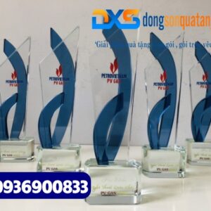 Cúp Pha Lê Cao Cấp In Khắc Theo Yêu Cầu Giá Rẻ TP.HCM (1)