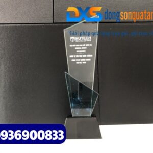 Cúp Pha Lê In Khắc Logo Công Ty - Quà Tặng Nhân Viên (1)