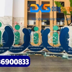 Cúp Pha Lê Tuyên Dương Nhân Viên In Nội Dung Theo Yêu Cầu