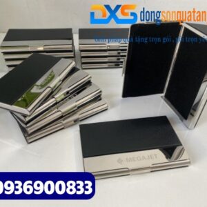 Hộp đựng namcard da khắc logo Công Ty làm quà tặng đối tác
