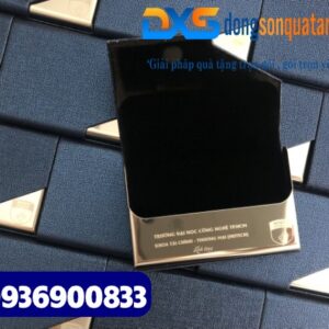 Hộp đựng danh thiếp cao cấp khắc logo Trường Đại Học HUTECH