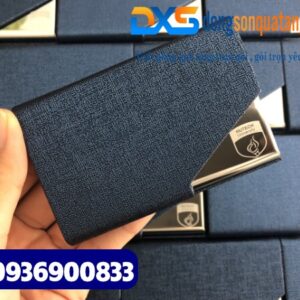 Hộp đựng card visit khắc logo trường ĐH HUTECH