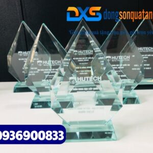 Cúp Pha Lê In Logo Trường Đại Học HUTECH